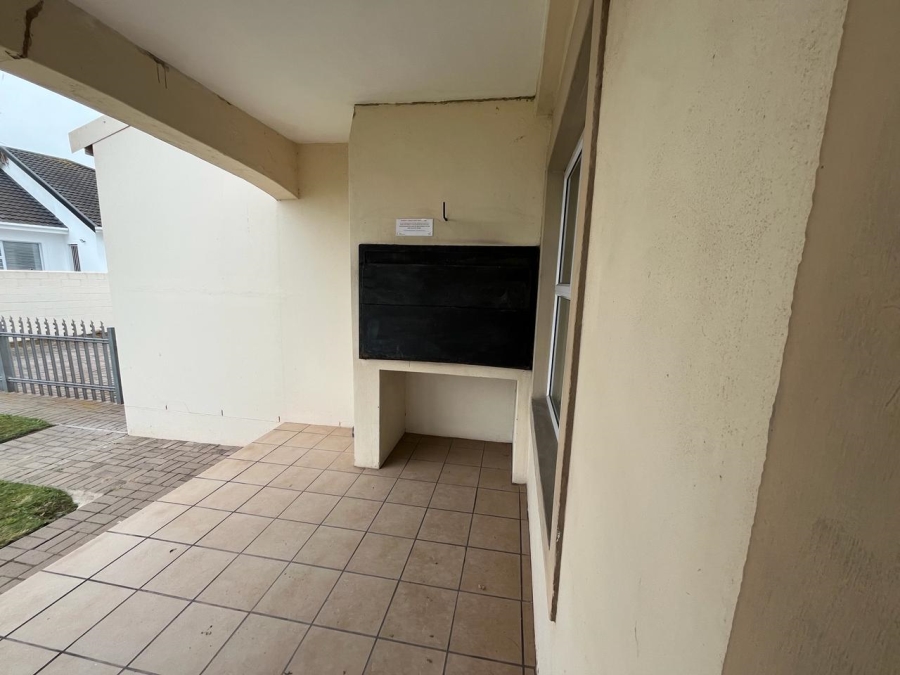 To Let 3 Bedroom Property for Rent in Country Club Western Cape
